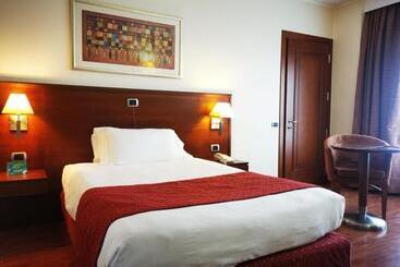 هتل Holiday Inn Cagliari, An Ihg