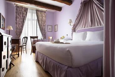 هتل Hôtel De Toiras