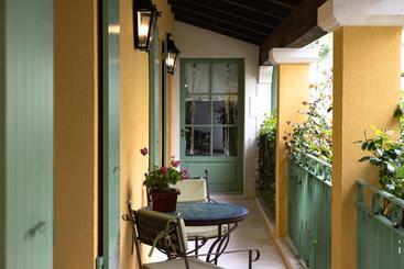هتل Hôtel De Toiras