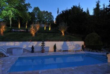 هتل Hôtel La Villa Eugene