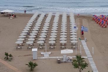 ホテル Kriti Beach