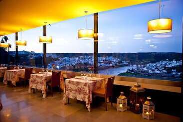 هتل Mirador De Montoro