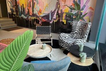 هتل Holiday Inn   The Niu, Fusion Hamburg St. Georg, An Ihg