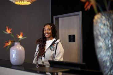 هتل Holiday Inn   The Niu, Fusion Hamburg St. Georg, An Ihg