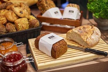 هتل Holiday Inn   The Niu, Fusion Hamburg St. Georg, An Ihg