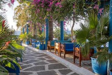هتل Palm Bay