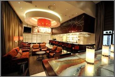 هتل Mondior At Emperors Palace