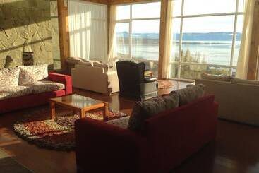 هتل Terrazas Del Calafate