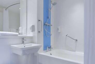 هتل Travelodge Dublin Airport North Swords