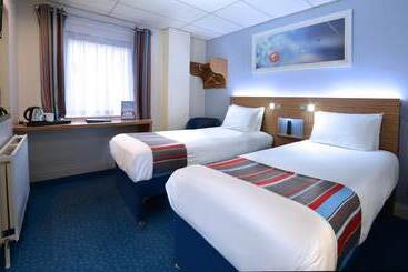 هتل Travelodge Dublin Airport North  Swords