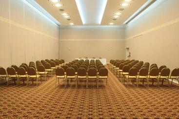 Howard Johnson Rio Cuarto Hotel Y Casino