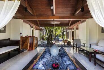 Warwick Le Lagon Resort & Spa, Vanuatu