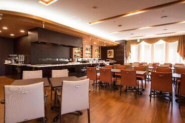 هتل Ana Crowne Plaza Yonago, An Ihg