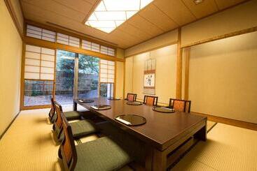 هتل Ana Crowne Plaza Yonago, An Ihg