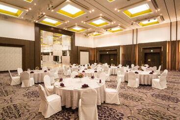 هتل Ana Crowne Plaza Yonago, An Ihg