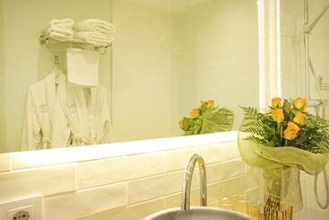 هتل & Apartaments Thalassa Sport & Spa