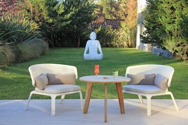 هتل Awa Boutique + Design