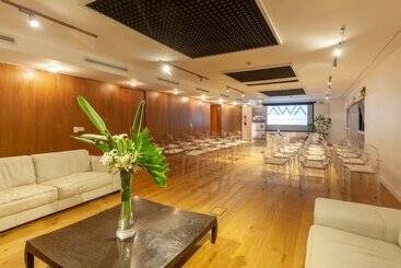 هتل Awa Boutique + Design