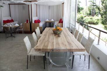 هتل Awa Boutique + Design