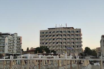 هتل Baltic Riccione Fronte Mare