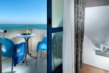 هتل Baltic Riccione Fronte Mare
