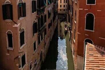 هتل Bella Venezia