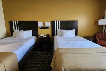 هتل Days Inn & Suites By Wyndham Sam Houston Tollway