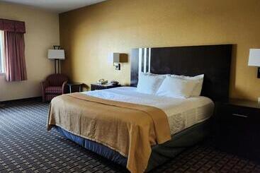 هتل Days Inn & Suites By Wyndham Sam Houston Tollway