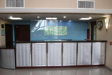 هتل Days Inn & Suites By Wyndham Sam Houston Tollway