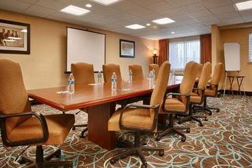 هتل Days Inn & Suites By Wyndham Sam Houston Tollway
