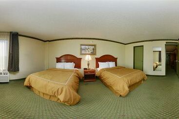 هتل Comfort Suites University