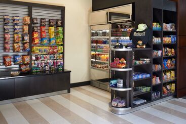 هتل Doubletree By Hilton Detroit  Dearborn