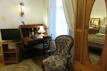 هتل Fynbos Villa Guest House