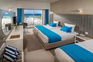 هتل Helya Beach Resort
