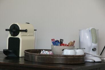 فندق Hide Away Guest House