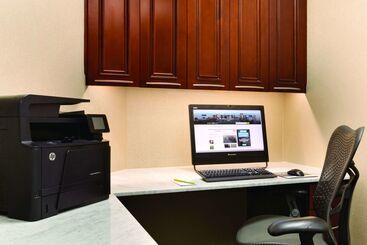 هتل Hilton Garden Inn Niagaraonthelake