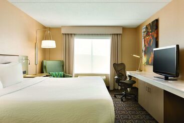 هتل Hilton Garden Inn Niagaraonthelake