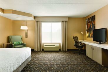 هتل Hilton Garden Inn Niagaraonthelake