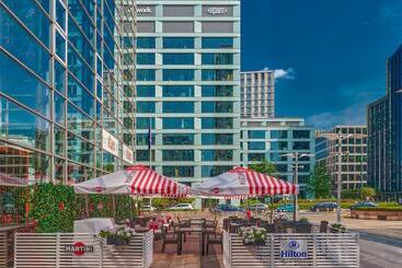 ホテル Hilton Warsaw City
