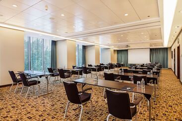 ホテル Hilton Warsaw City