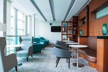 ホテル Hilton Warsaw City