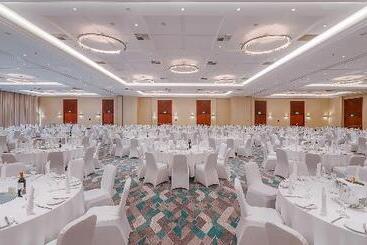 ホテル Hilton Warsaw City