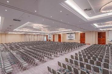 ホテル Hilton Warsaw City