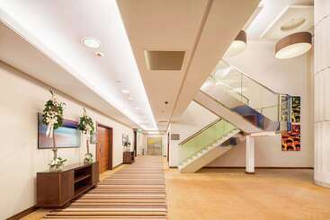 ホテル Hilton Warsaw City