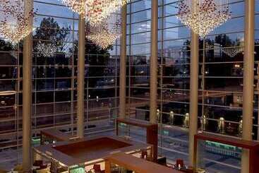 هتل Hilton Warsaw City