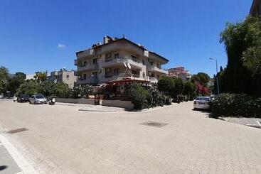 هتل Kamelya Apartments