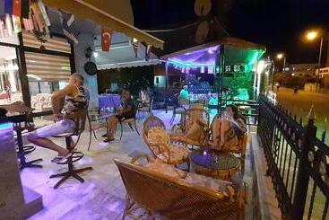 هتل Kamelya Apartments