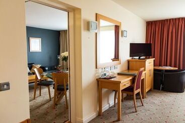 Lahinch Coast Hotel And Suites