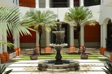 هتل Mision Colima