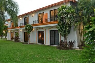 هتل Mision Colima